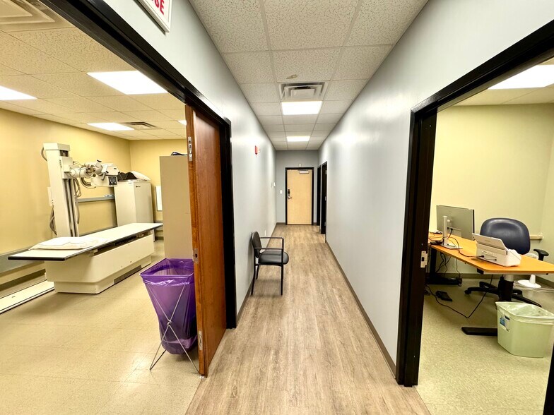 More Photos Of 3 Professional Dr, Alton Medical For Sale