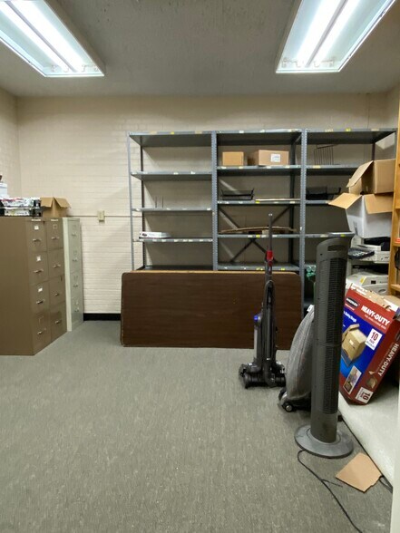 More Photos Of 9400 Village Green Dr, Shreveport Office For Lease