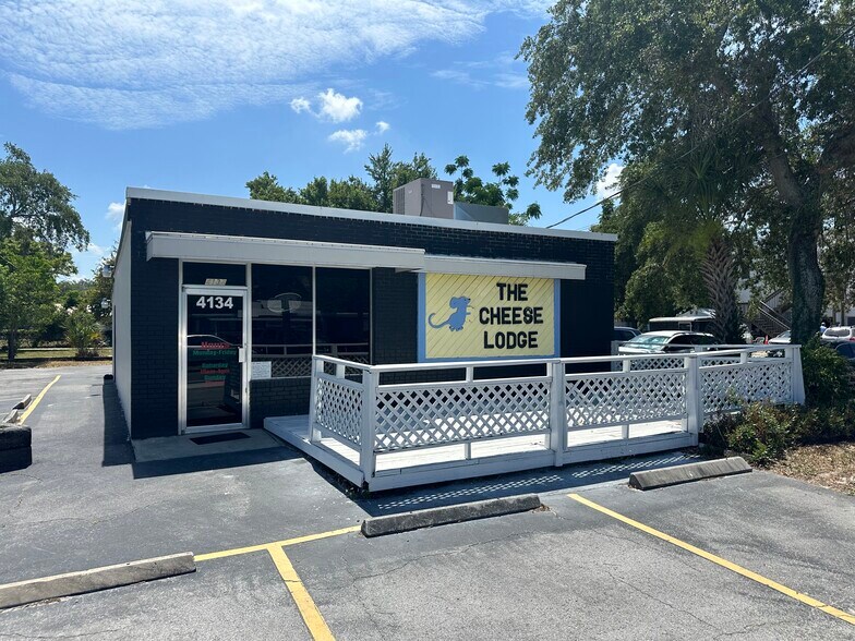 Primary Photo Of 4134 Grand Blvd, New Port Richey General Retail For Sale