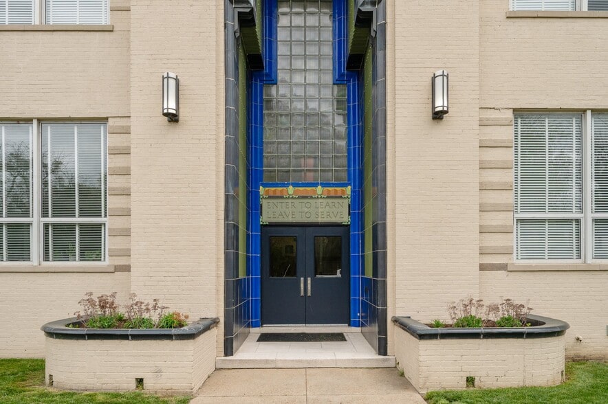 More Photos Of 200 Claremont Ave, Hampton Apartments For Sale