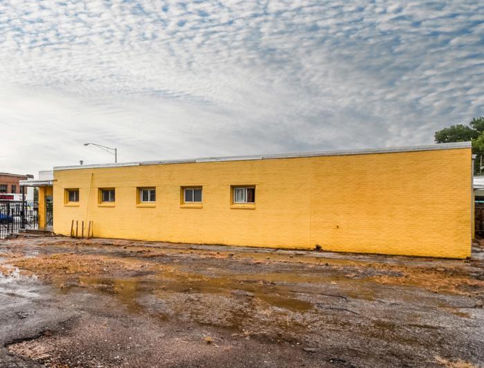 Primary Photo Of 1413 Minnesota Ave, Kansas City Auto Repair For Sale