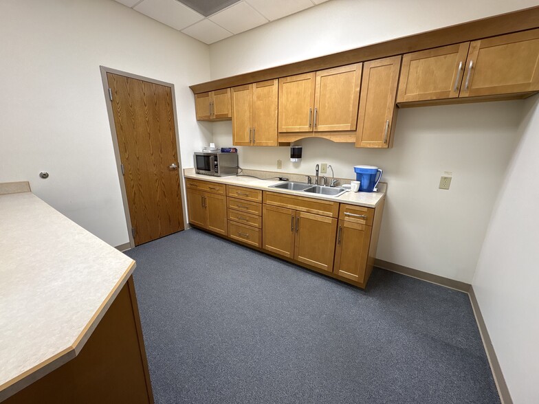 More Photos Of 3589 Sagamore Pky, Lafayette Office For Lease