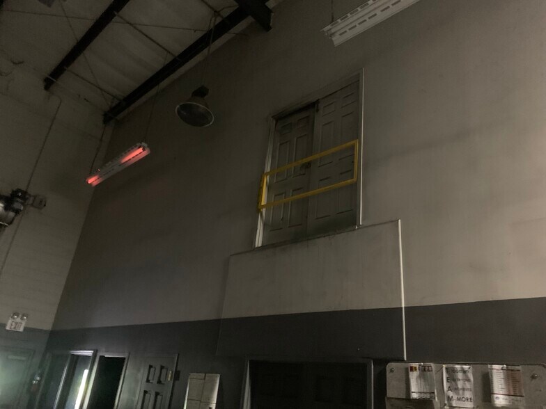 More Photos Of 207 Dunson St, Andalusia Light Distribution For Sale