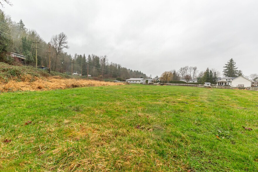 More Photos Of 3996 Eckert St, Chilliwack Land For Sale