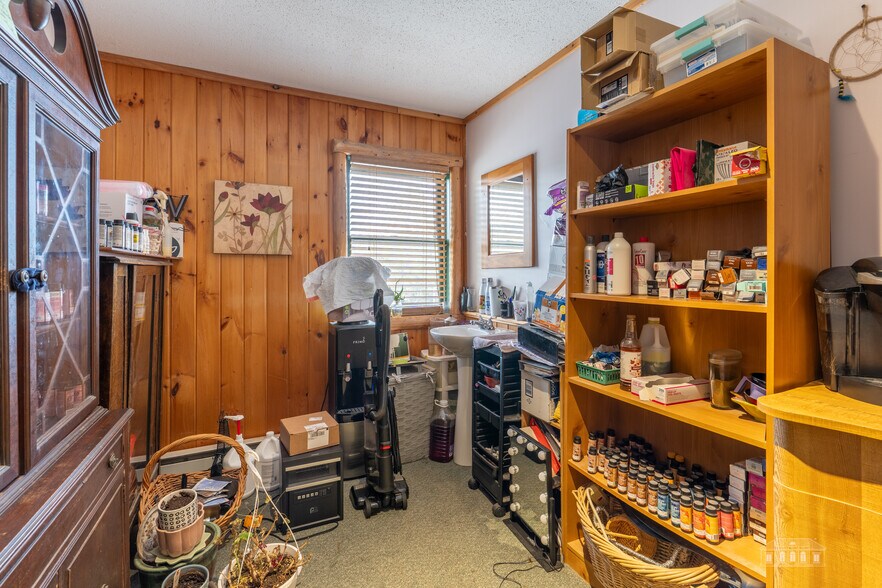 More Photos Of 1915 Saranac Ave, Lake Placid General Retail For Sale