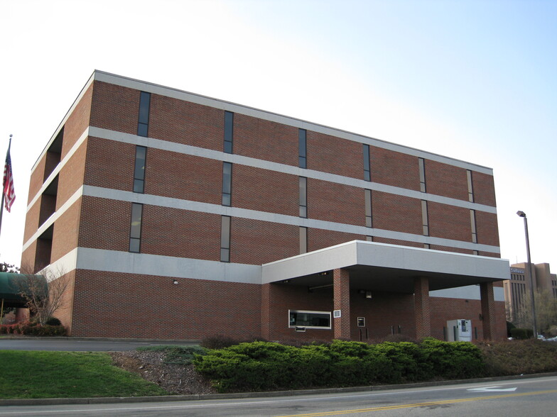 More Photos Of 1907 N Roan St, Johnson City Office For Lease