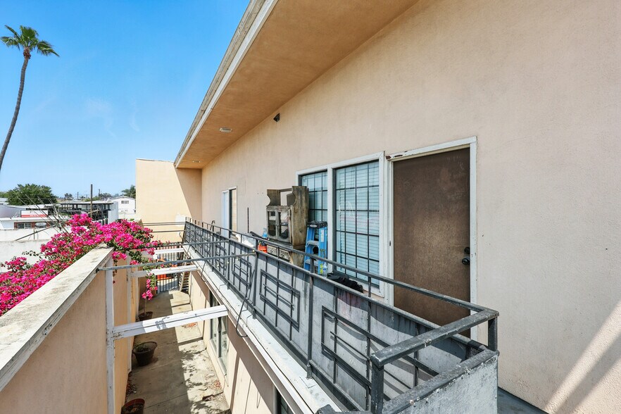 More Photos Of 5428 E Beverly Blvd, Los Angeles Office For Sale