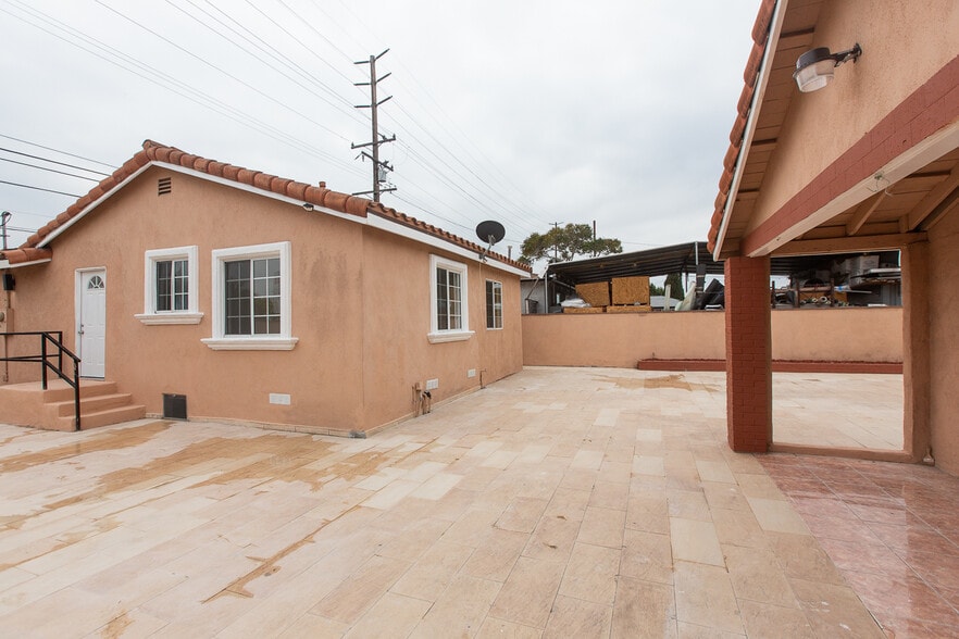 More Photos Of 14425 Prairie Ave, Lawndale Office For Sale