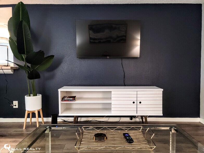 More Photos Of 641 Powder Springs St SE, Smyrna Apartments For Sale