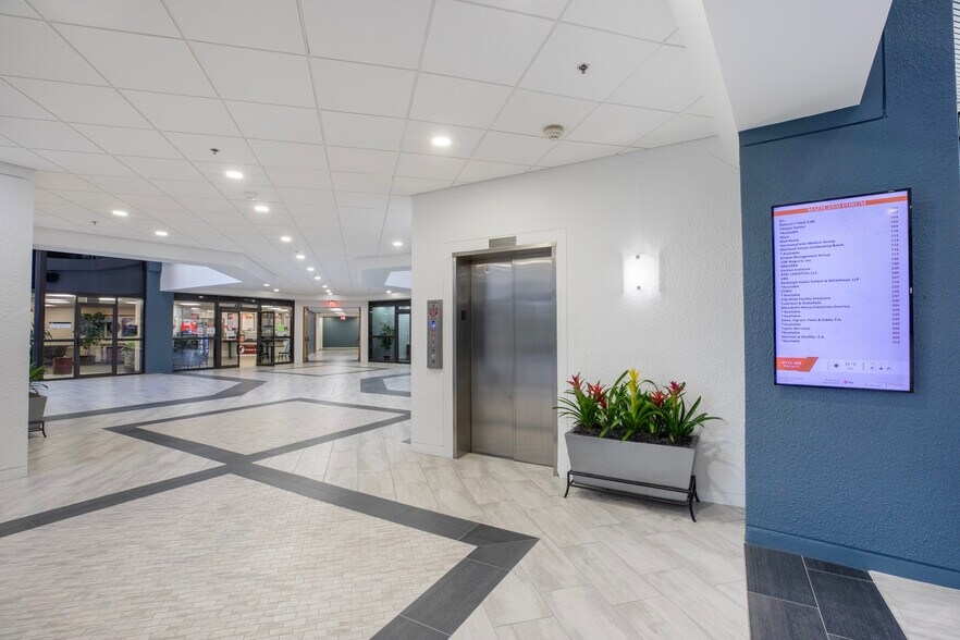 More Photos Of 2600 Lake Lucien Dr, Maitland Office For Lease