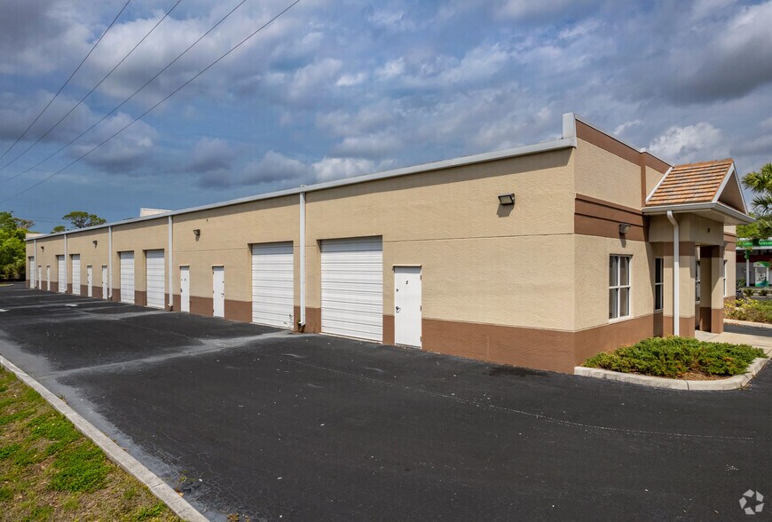More Photos Of 515 E 27th St, Bradenton Office For Sale