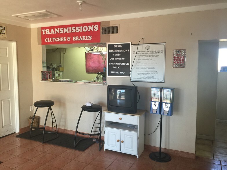 More Photos Of 34820 Date Palm Dr, Cathedral City Auto Repair For Sale