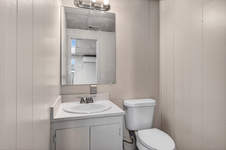 More Photos Of 2716 Judy Ave, Odessa Warehouse For Sale