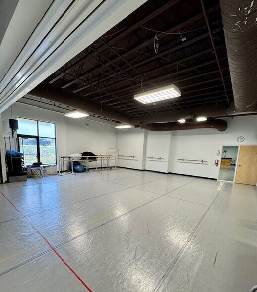 More Photos Of 2758 Rasmussen Rd, Park City General Retail For Lease