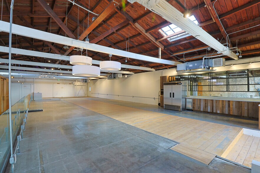 More Photos Of 350-360 Sunset Ave, Venice Warehouse For Lease