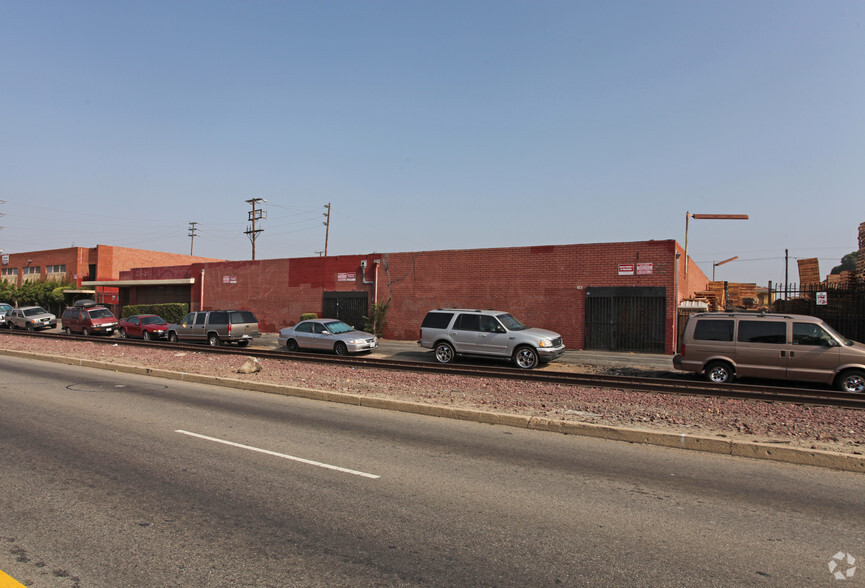 Primary Photo Of 809-813 E Slauson Ave, Los Angeles Warehouse For Lease