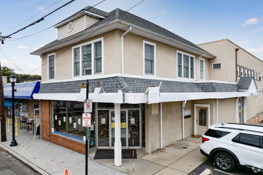 More Photos Of 207 Diamond Bridge Ave, Hawthorne General Retail For Sale