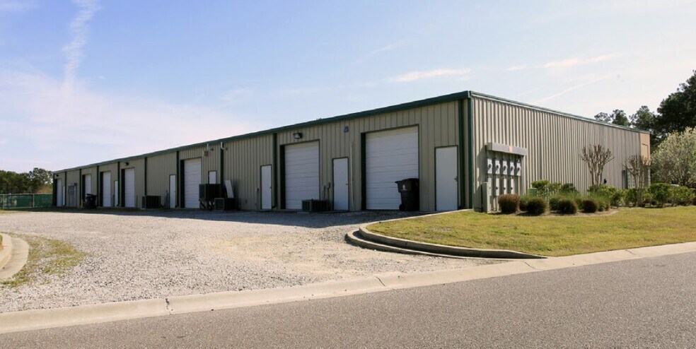 More Photos Of 102 Sangaree Park Ct, Summerville Flex For Lease