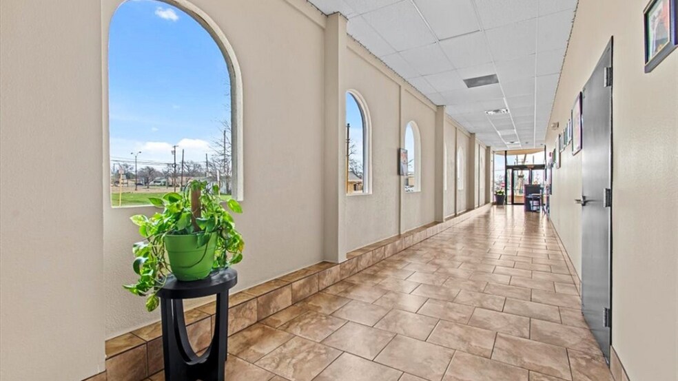 More Photos Of 420 E Ave C, Killeen Freestanding For Lease