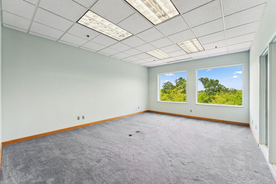 More Photos Of 4388 Shoreline Dr, Spring Park Storefront Retail Office For Sale
