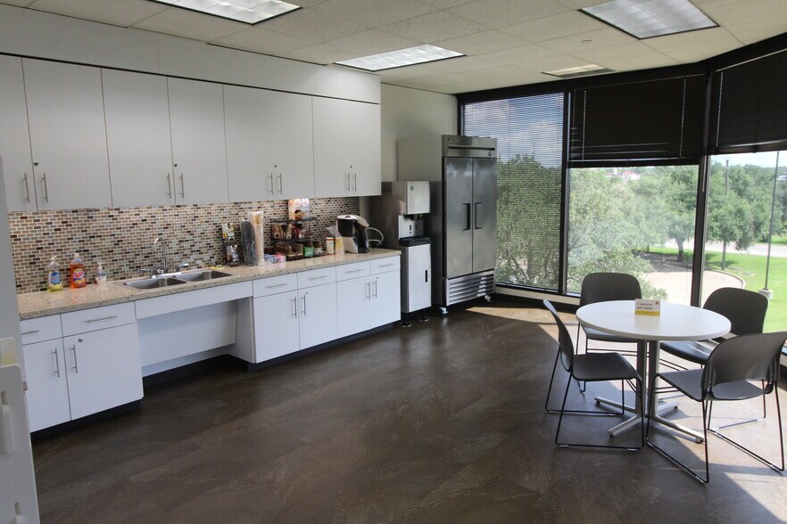 More Photos Of 3000 Briarcrest Dr, Bryan Office For Lease