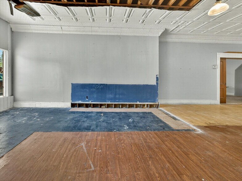 More Photos Of 9 S Main St, Manchester Storefront Retail Residential For Sale