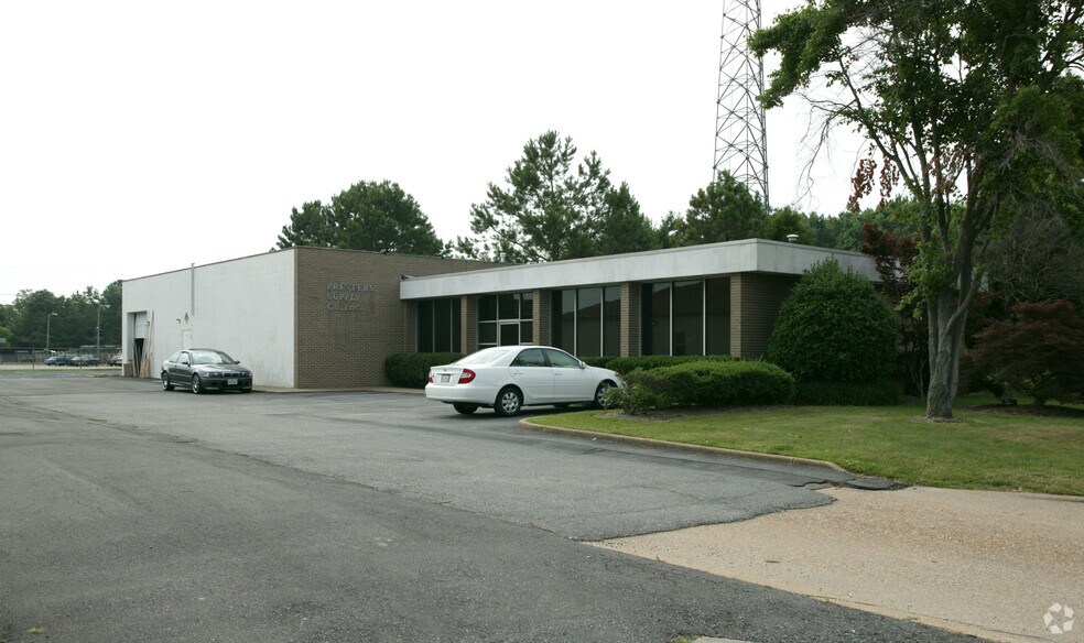 More Photos Of 941 Norfolk Sq, Norfolk Manufacturing For Lease