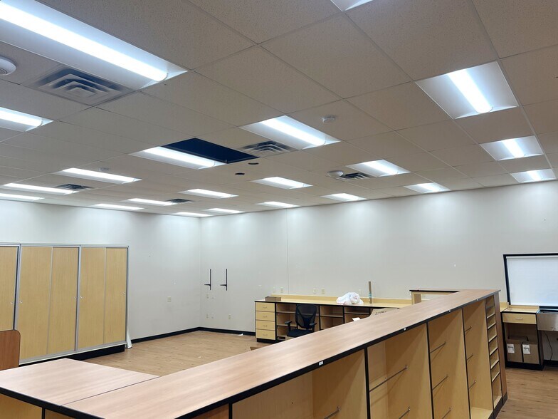 More Photos Of 209 Washington St, Brainerd General Retail For Sale