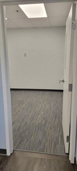 More Photos Of 120 Lambert Lind Hwy, Warwick Storefront Retail Office For Lease