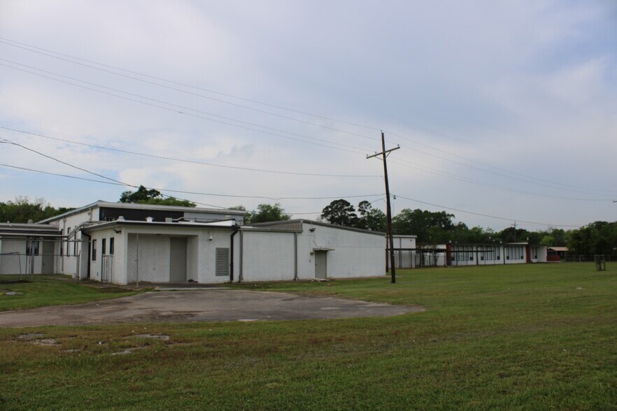 More Photos Of 1900 Pope St, Beaumont Flex For Sale