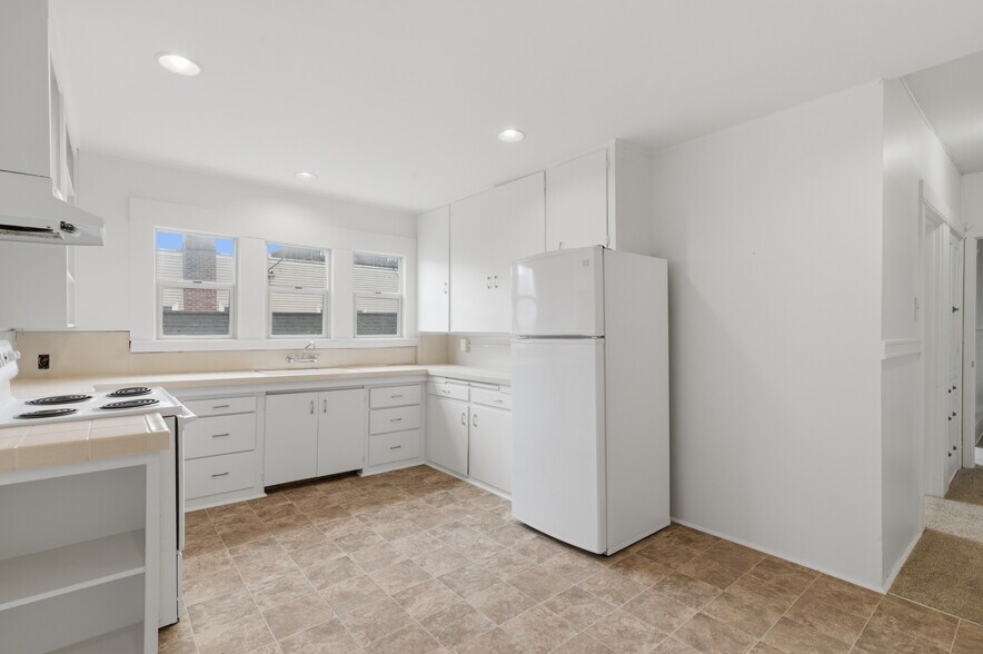 More Photos Of 317 18th Ave E, Seattle Apartments For Sale