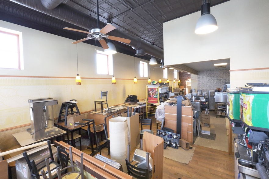 More Photos Of 119-121 E Main St, Smithville General Retail For Sale