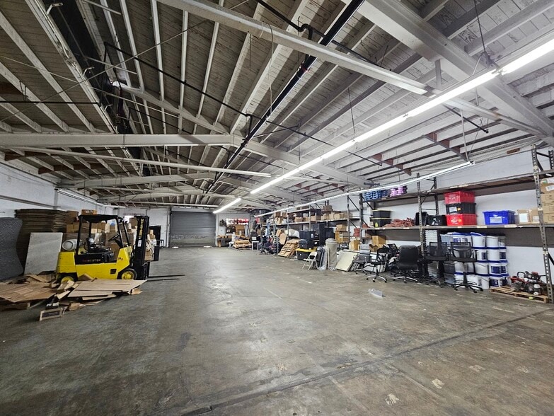 More Photos Of 1722 Santee St, Los Angeles Warehouse For Lease