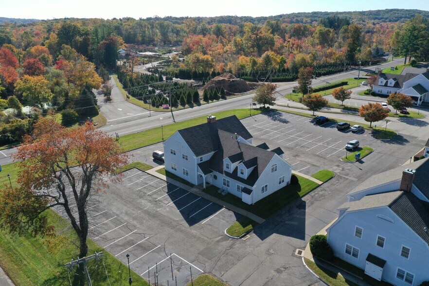 More Photos Of 755 Main St, Monroe Medical For Lease