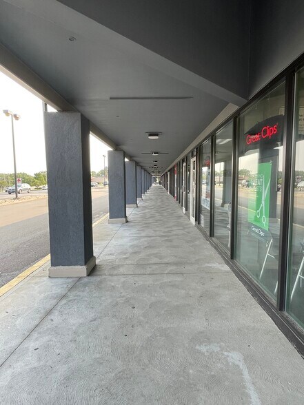 More Photos Of 16-62 Martha Layne Collins Blvd, Cold Spring Unknown For Lease