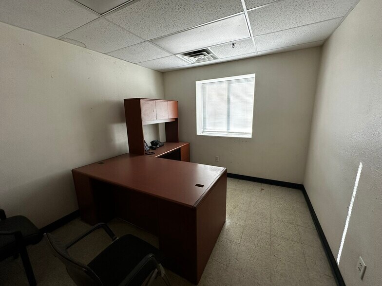 More Photos Of 2948 I-70 Business Loop, Grand Junction Warehouse For Lease