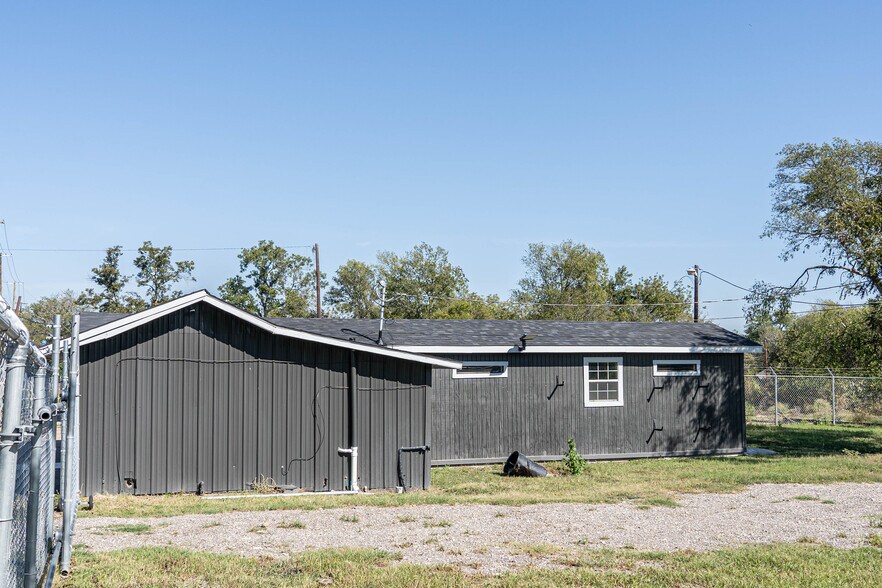 More Photos Of 605 Martin Luther King Jr Dr, Temple Research And Development For Sale
