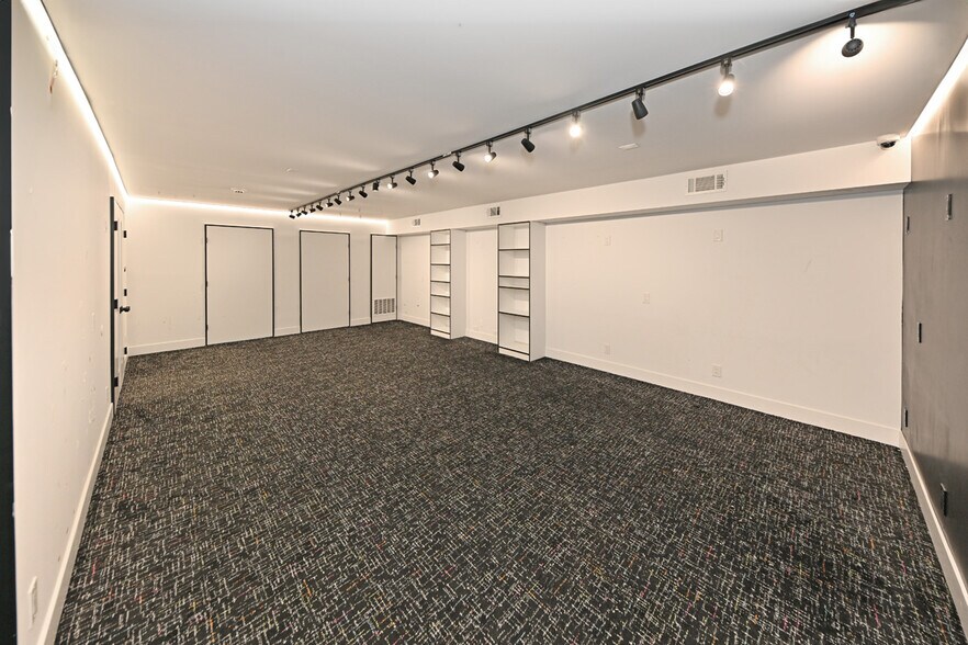 More Photos Of 1 S Liberty Dr, Stony Point Storefront For Sale