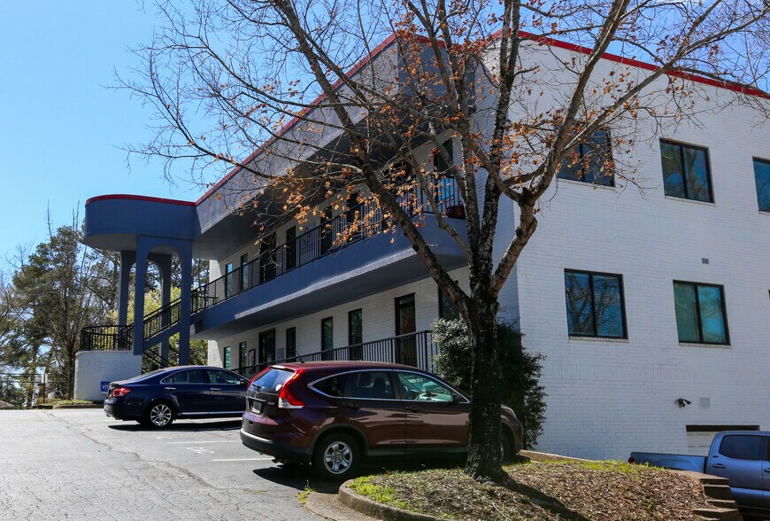 More Photos Of 1132 Hightower Trl, Atlanta Medical For Sale
