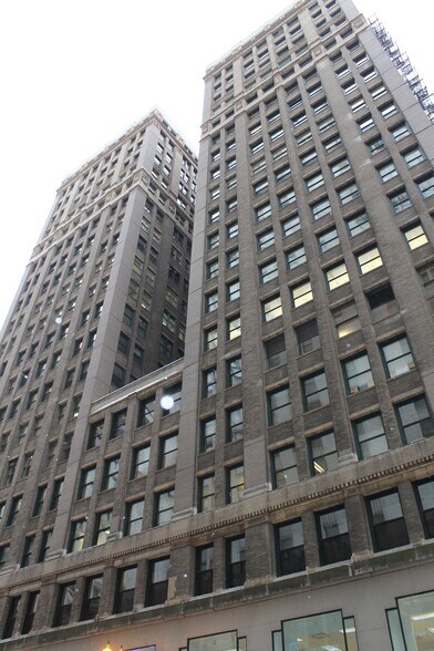 More Photos Of 50 E Washington St, Chicago Office For Sale
