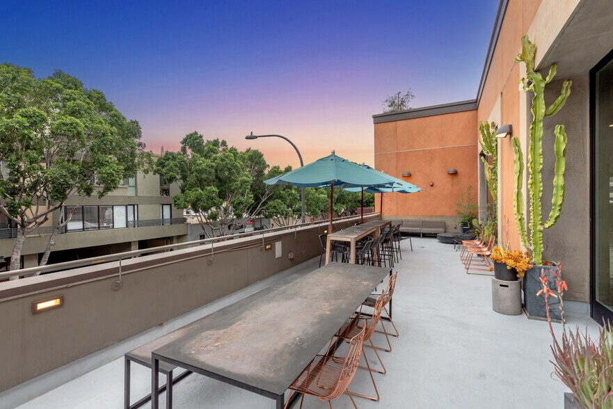 More Photos Of 33 S Fair Oaks Ave, Pasadena Office For Sale