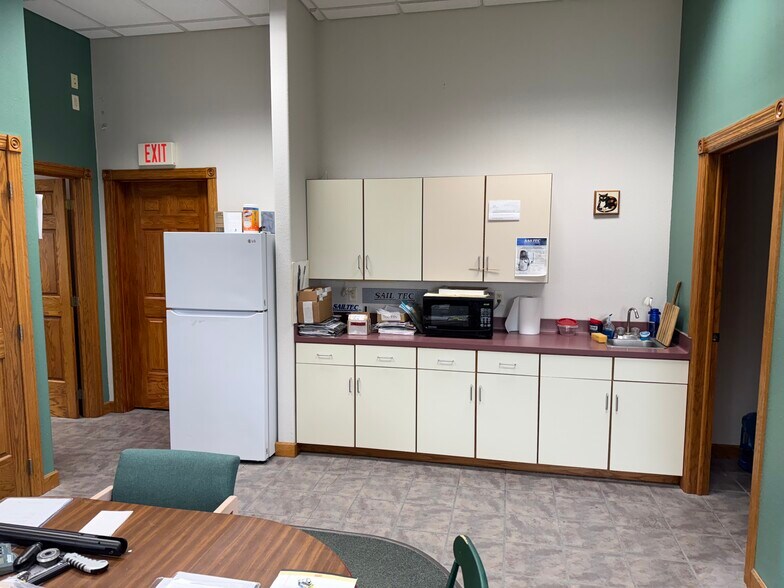 More Photos Of 2930 Conger Ct, Oshkosh Industrial For Sale