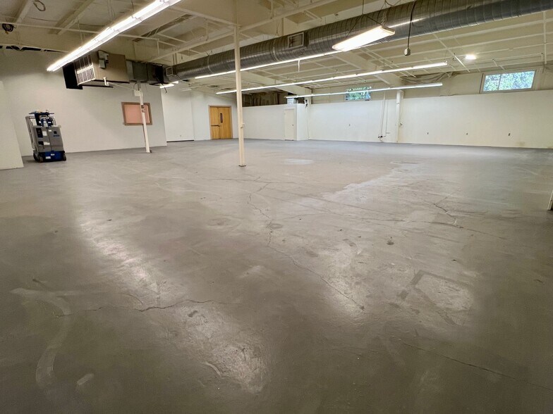 More Photos Of 711 NW 3rd St, Corvallis Research And Development For Lease