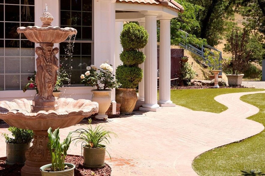 More Photos Of 19400 Scenic Dr, Redwood Valley Specialty For Sale