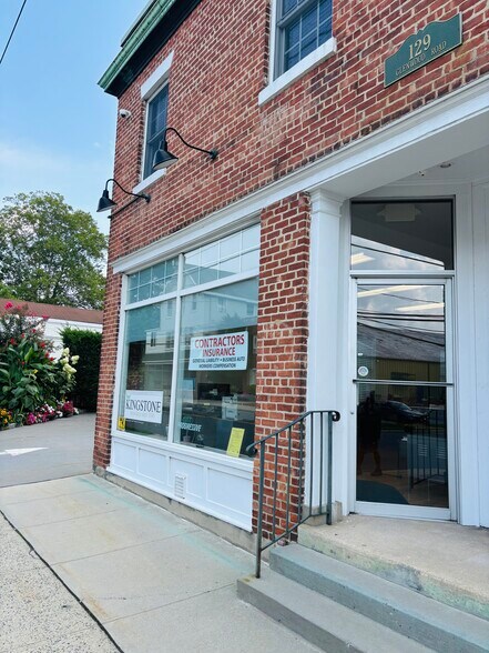Primary Photo Of 129 Glenwood Rd, Glenwood Landing Freestanding For Lease