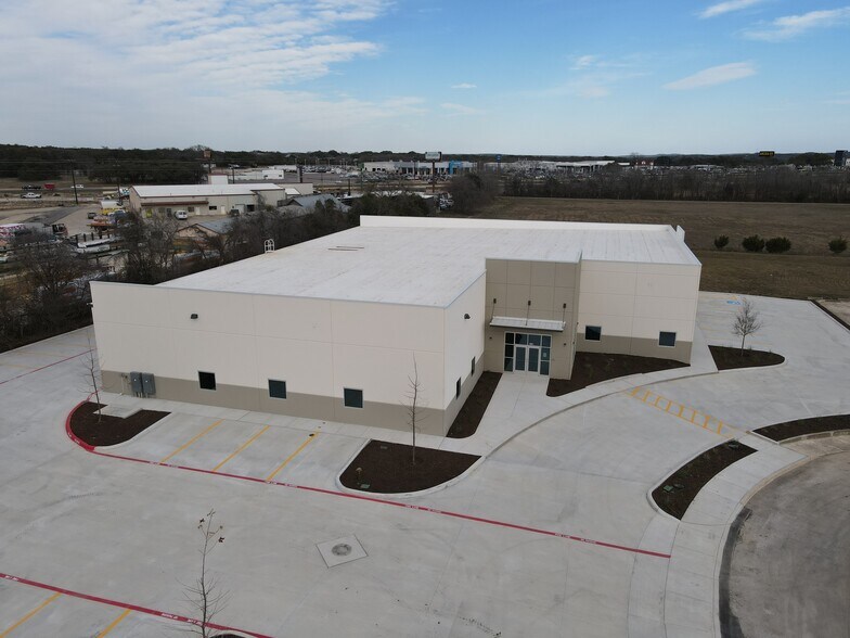 More Photos Of 176 Enterprise Pkwy, Boerne Unknown For Lease