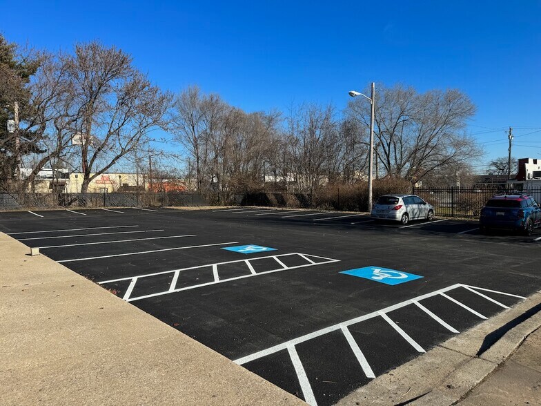 More Photos Of 14 NW Wellham Ave, Glen Burnie Office For Lease