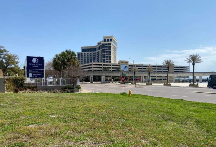 More Photos Of 950-956 Beach Blvd, Biloxi Land For Sale