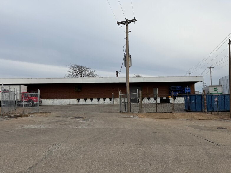 More Photos Of 601-611 Edwin St, Saint Louis Warehouse For Sale