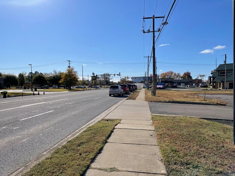 More Photos Of 515 Weir Rd, Russellville Freestanding For Lease